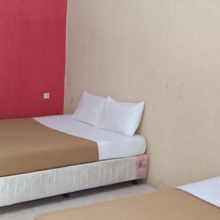 Hotel Nirwana Situbondo Redpartner Banyuanget Buitenkant foto