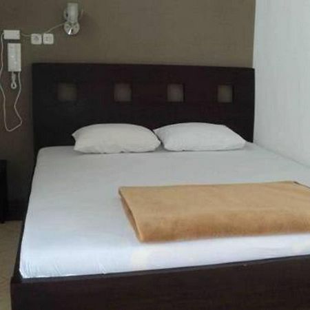 Hotel Nirwana Situbondo Redpartner Banyuanget Buitenkant foto