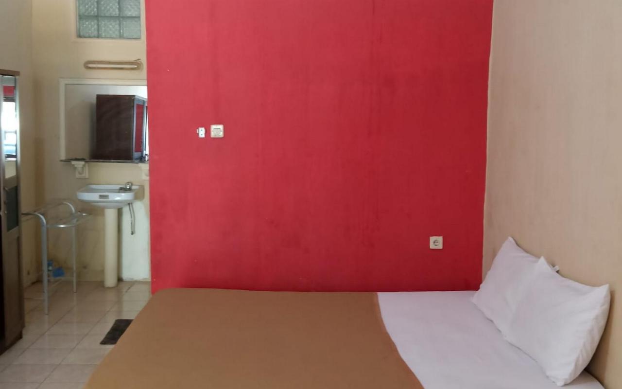 Hotel Nirwana Situbondo Redpartner Banyuanget Buitenkant foto