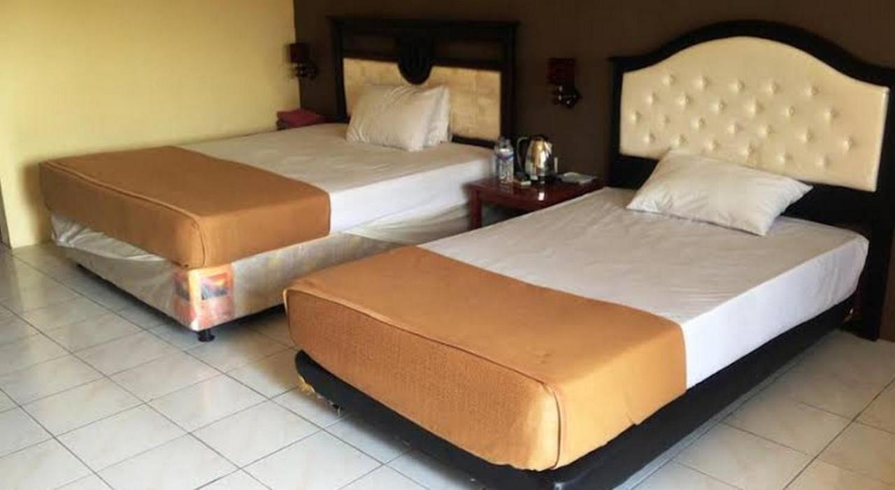 Hotel Nirwana Situbondo Redpartner Banyuanget Buitenkant foto