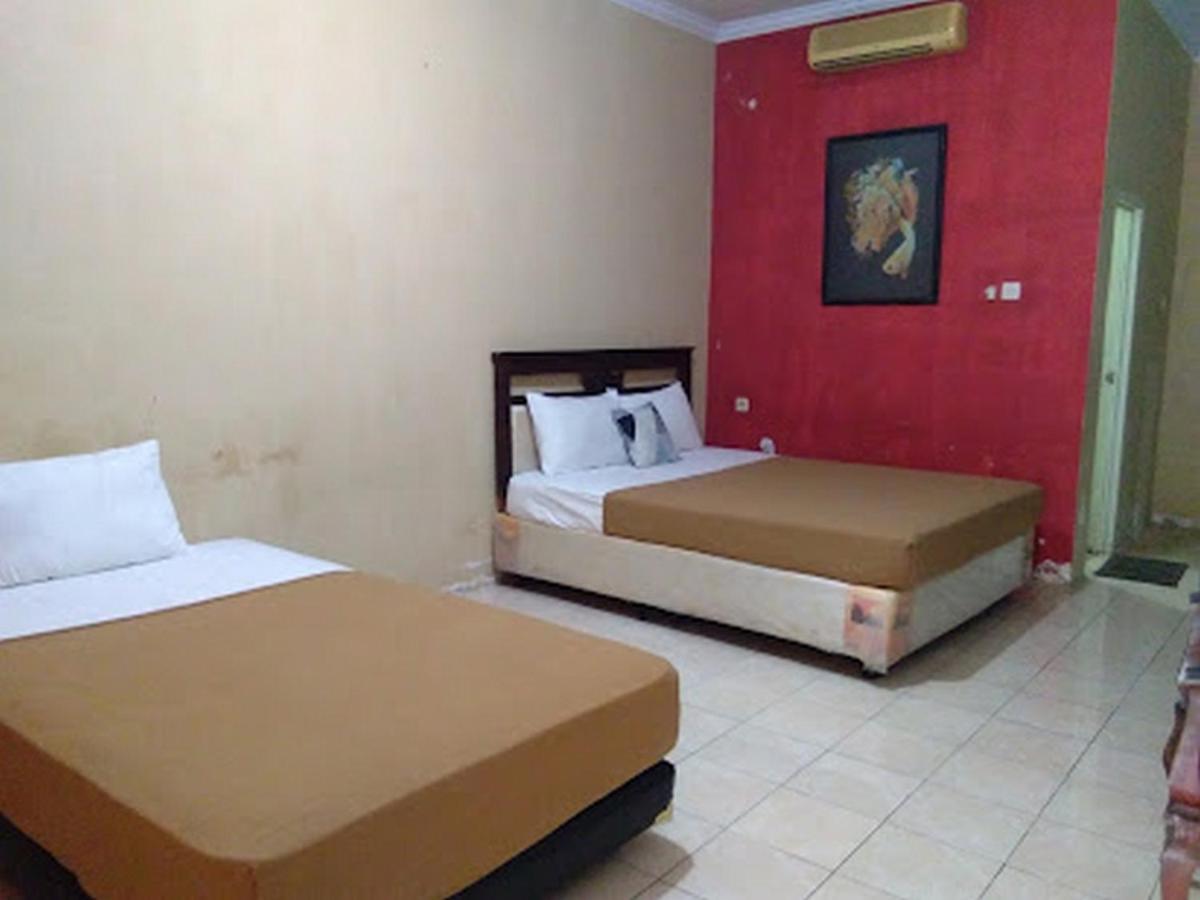 Hotel Nirwana Situbondo Redpartner Banyuanget Buitenkant foto